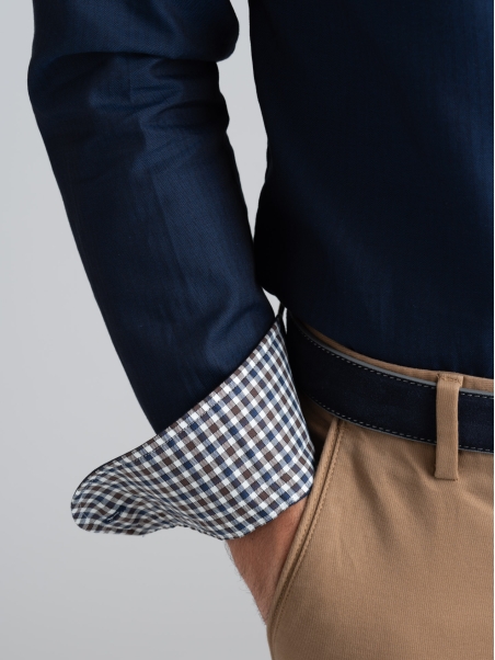 Camisa de hombre en tejido de espiga azul