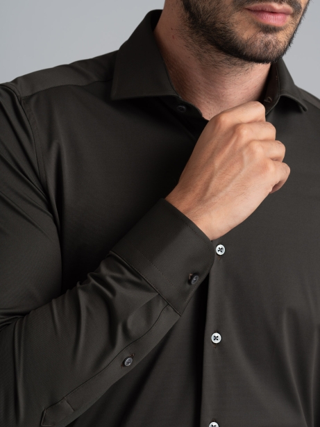 Camisa de hombre TECNO verde cuello semifrancés