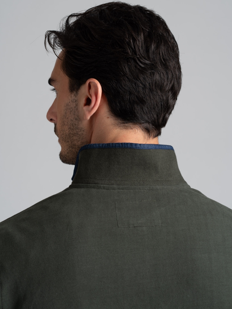 Polo de hombre en jersey con cuello ribeteado