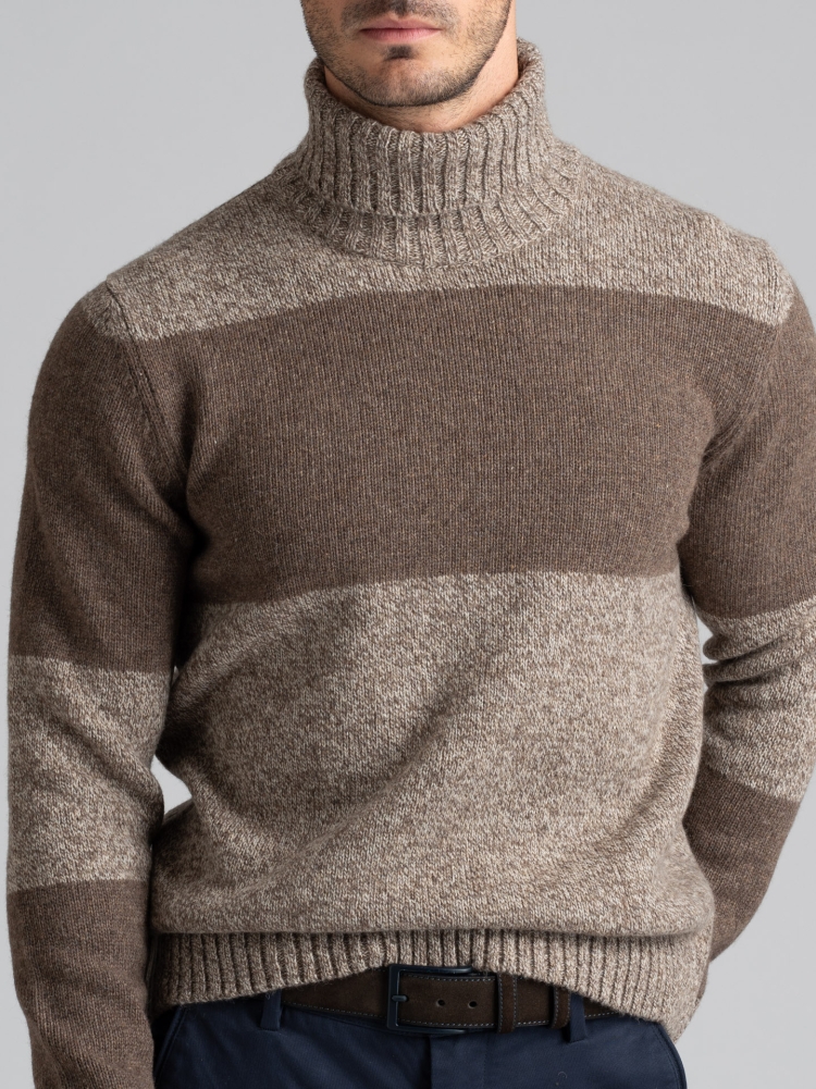 Jersey de hombre de cuello alto mouliné con inserciones en tono melange