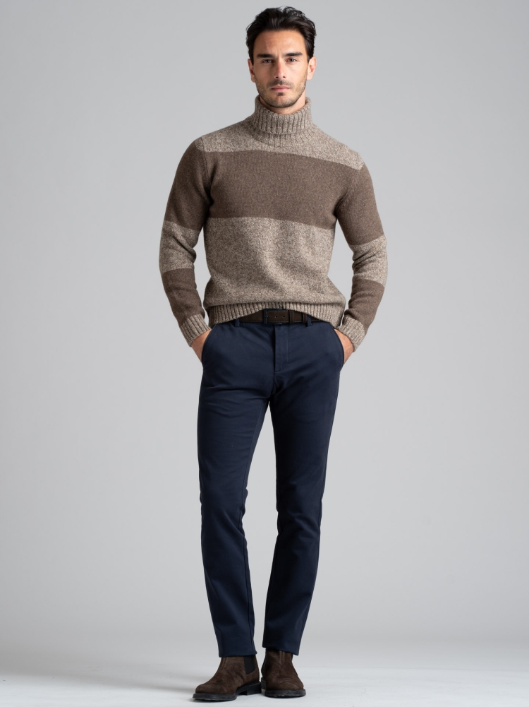 Jersey de hombre de cuello alto mouliné con inserciones en tono melange