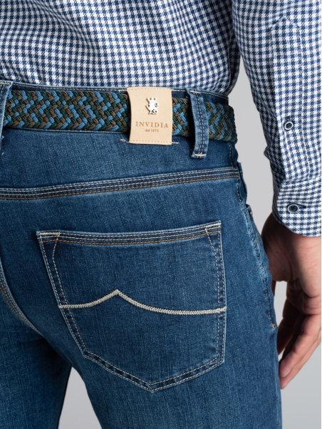 Vaqueros de cinco bolsillos para hombre en denim elástico azul