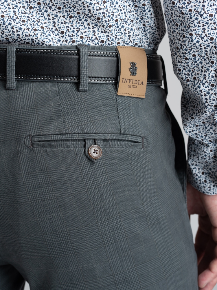 Pantalón chino de gabardina teñida Príncipe de Gales para hombre