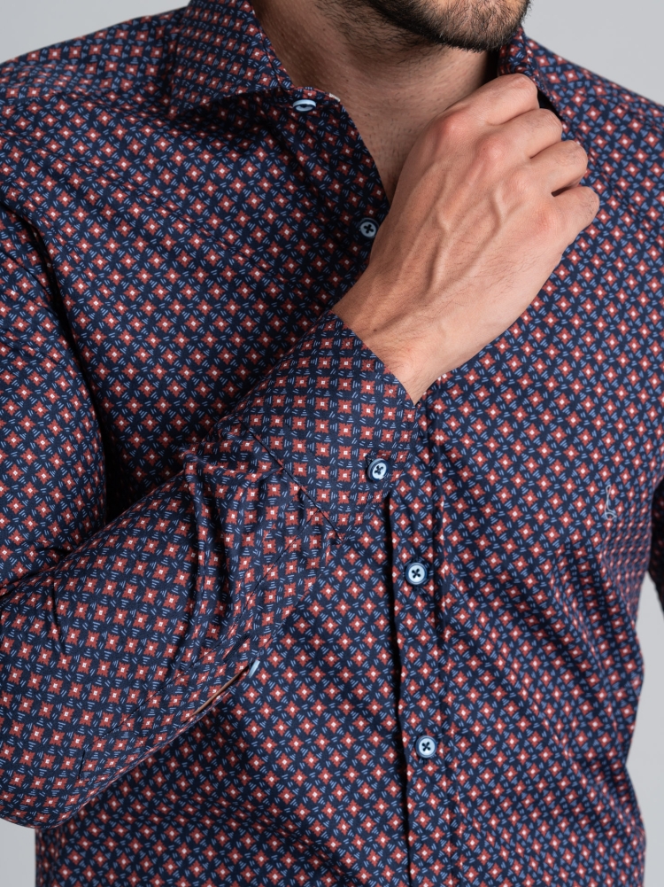 Camisa regular de hombre con estampado geométrico azul y ladrillo