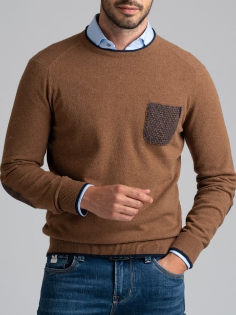 Jersey de cuello redondo para hombre confeccionado en mezcla de lana de galga 12 con bolsillo