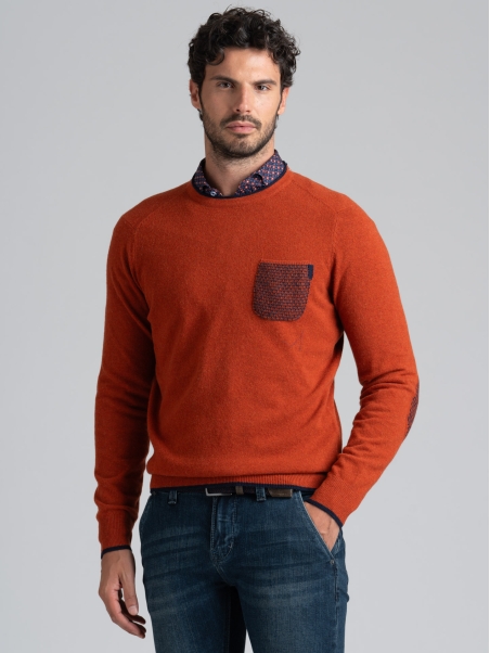 Jersey de cuello redondo para hombre confeccionado en mezcla de lana de galga 12 con bolsillo