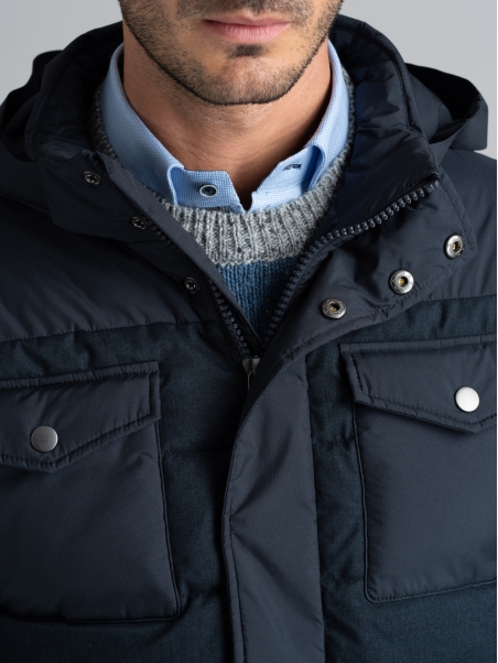 Chaqueta de plumón para hombre en franela e inserciones de tejido micro ripstop