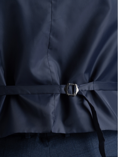 Chaleco azul de hombre con motivo Madrás y espalda de raso