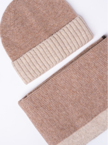 Gorro de hombre de lana afeitada con borde en contraste