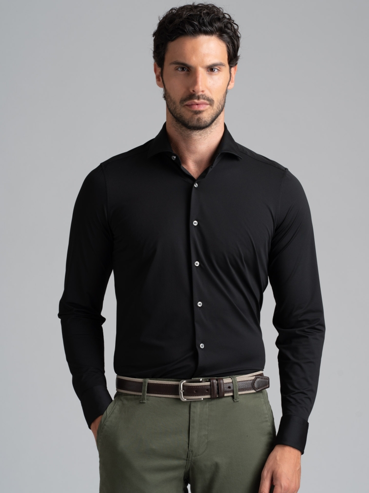 Camisa negra TECNO efecto satinado con cuello semifrancés para hombre