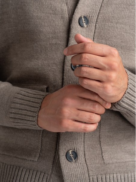 Chaqueta de hombre en mezcla de lana finura 5 con bolsillos y botones