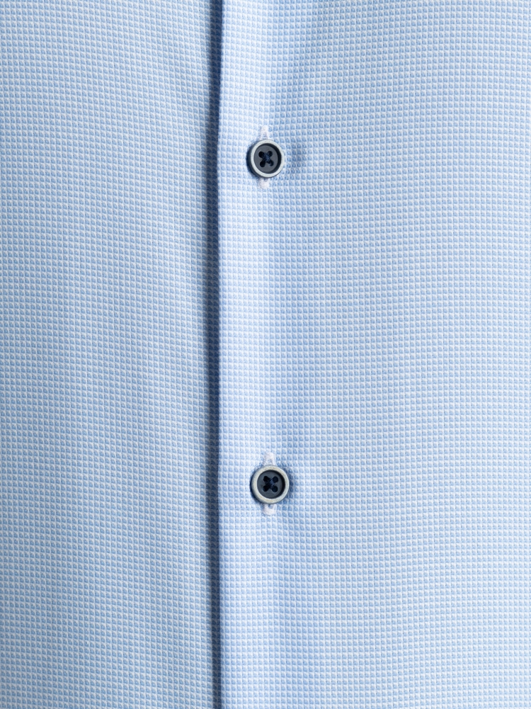 Camisa microblindada para hombre azul claro cuello semifrancés