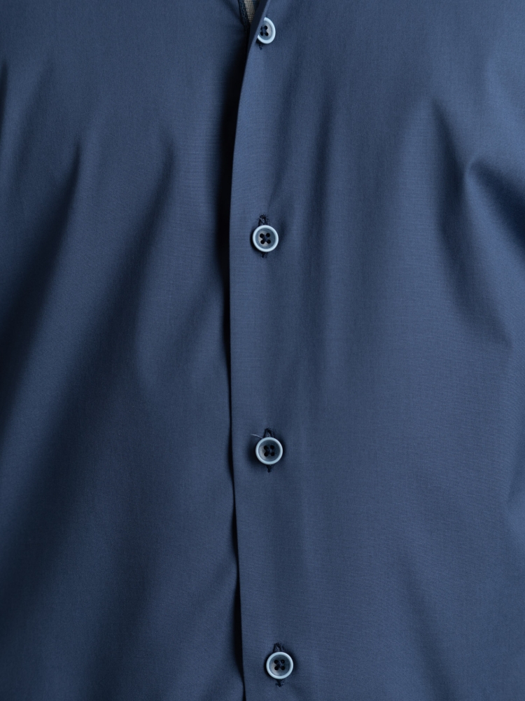 Camicia uomo blu in popeline con collo semi francese