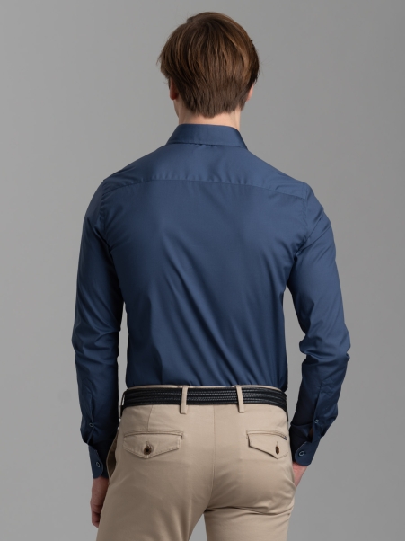 Camisa de popelina azul para hombre con cuello semifrancés