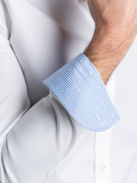 Camisa blanca blindada de caballero con cuello semifrancés 2