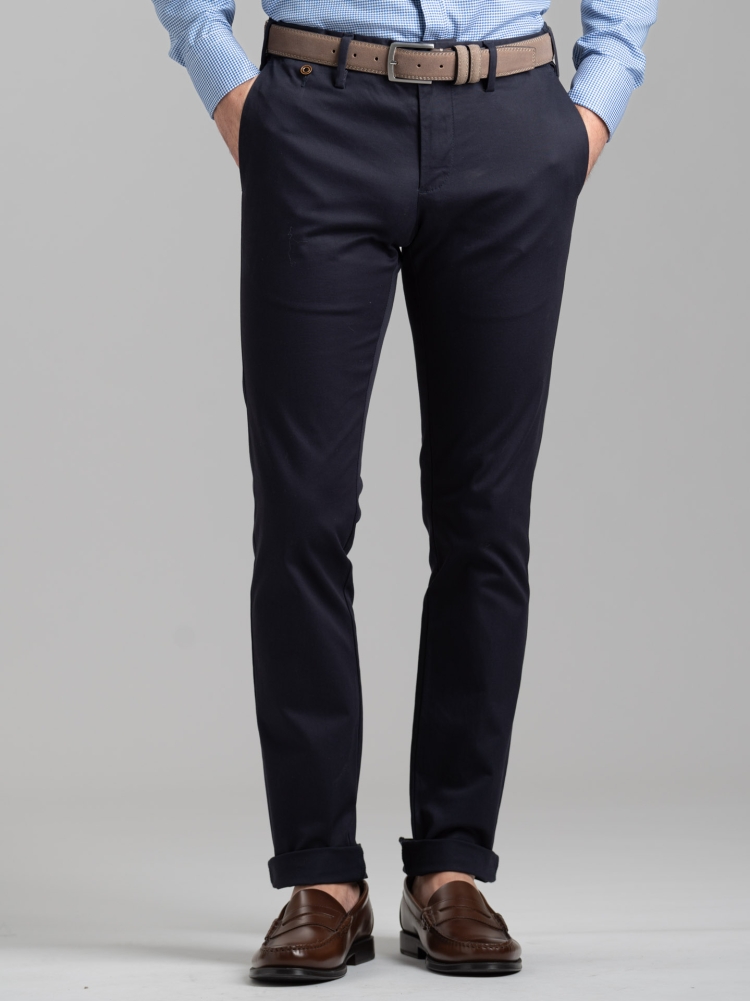 Pantalón chino de hombre de tricotina elástica teñida por piezas