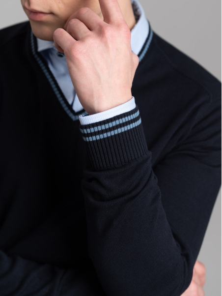 Jersey de hombre de algodón con cuello en V y contrastes