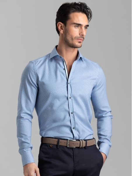 Camisa de hombre azul pata de gallo con cuello semifrancés