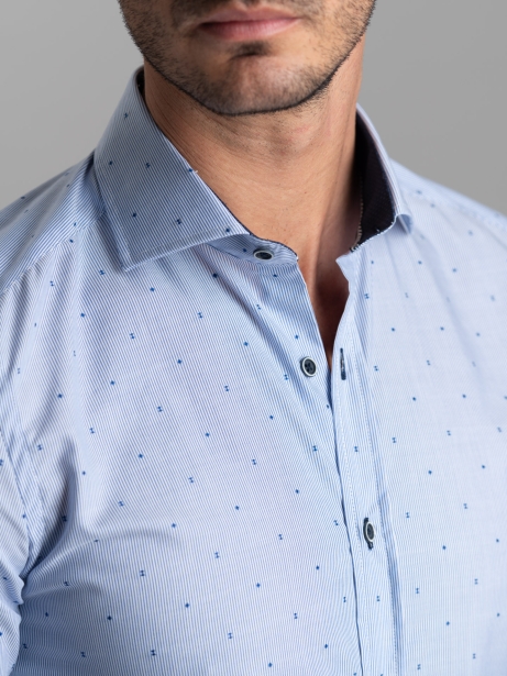 Camisa milleraies azul claro con cuello semifrancés