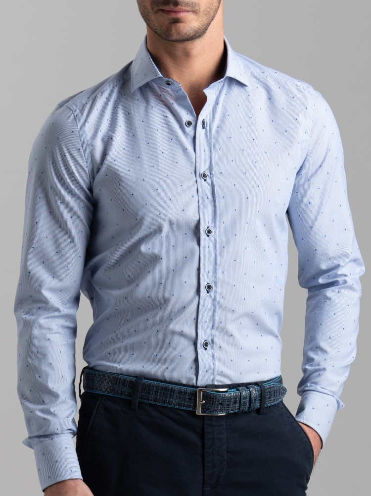 Camisa milleraies azul claro con cuello semifrancés