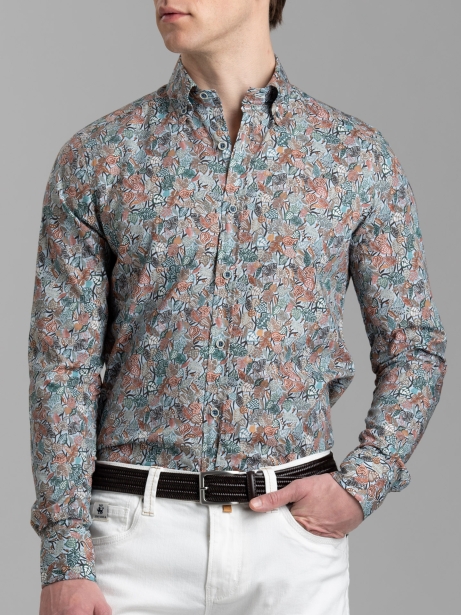 Camisa de hombre con estampado de hojas y cuello abotonado