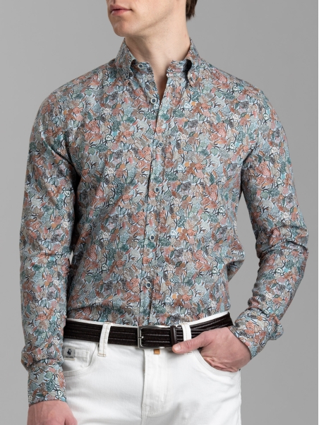 Camisa de hombre con estampado de hojas y cuello abotonado