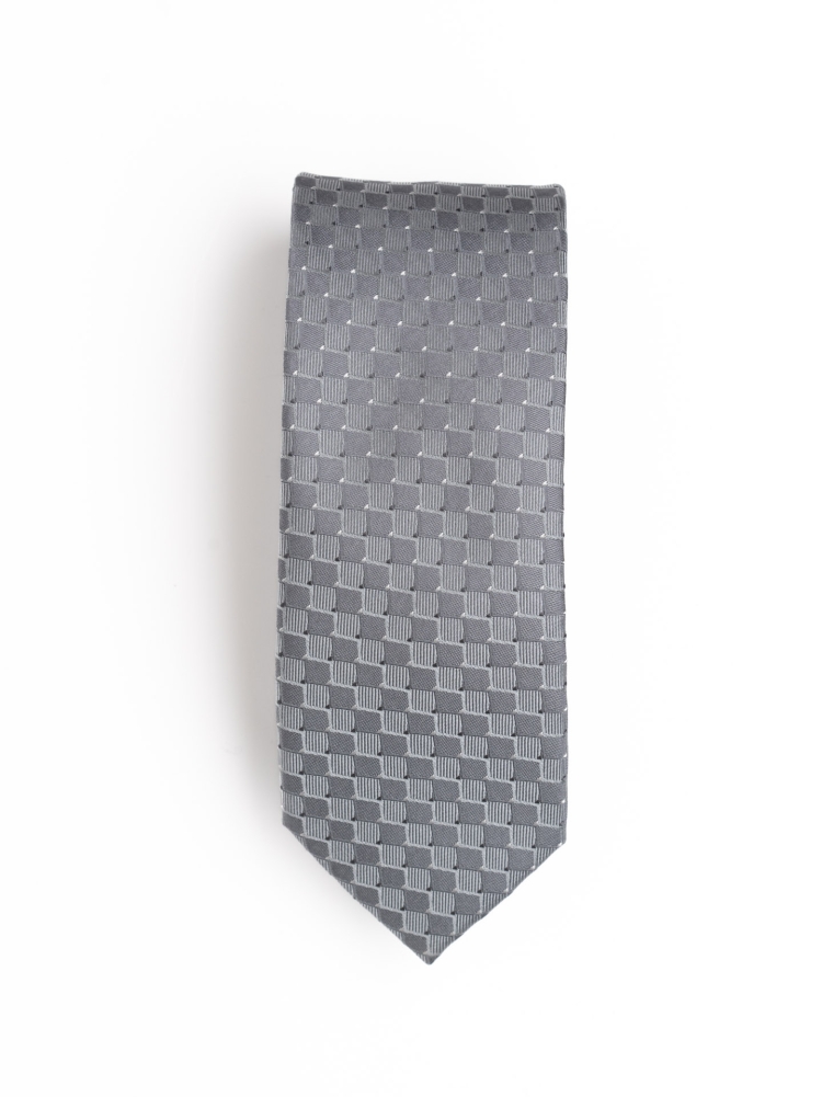 Corbata de seda con rombos bordados