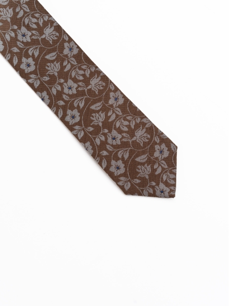 Corbata de seda con motivos florales
