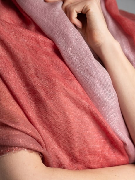 Pañuelo de mujer con estampado degradé efecto lúrex