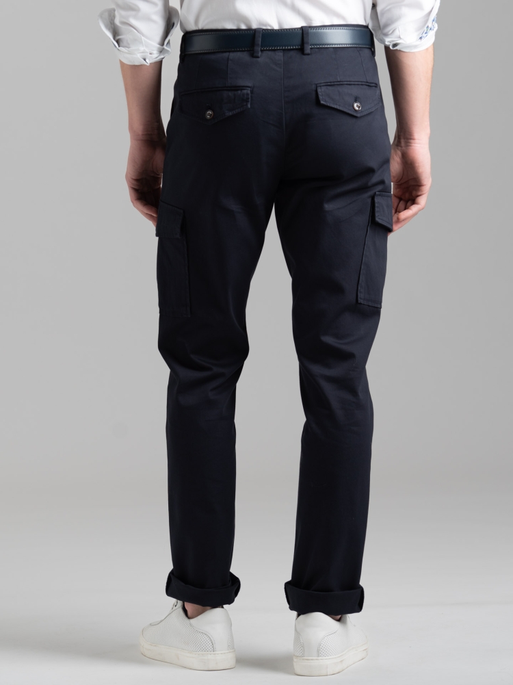 Pantalón cargo de hombre en tricot con detalles de sastrería