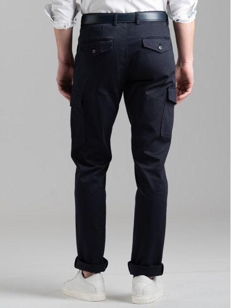 Pantalón cargo de hombre en tricot con detalles de sastrería