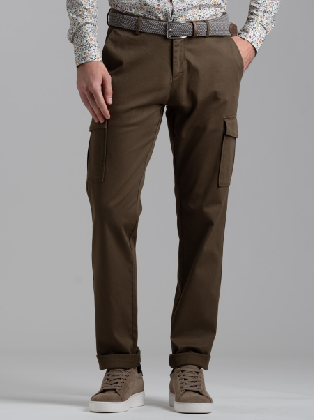 Pantalone uomo cargo in tricotina con dettagli sartoriali