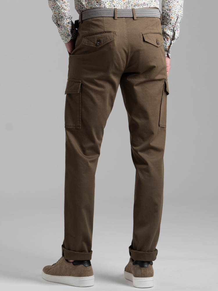 Pantalone uomo cargo in tricotina con dettagli sartoriali