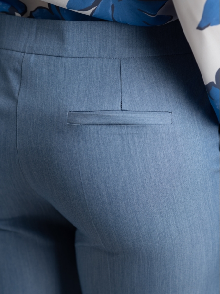 Pantalone donna a sigaretta effetto denim