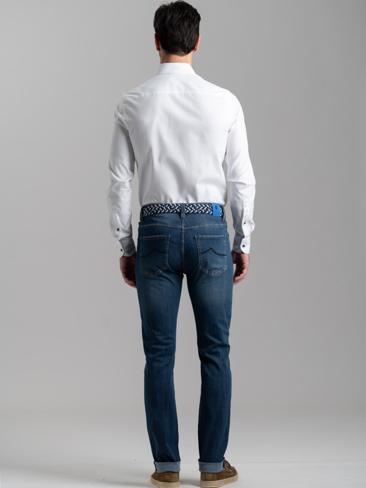 Vaqueros de 5 bolsillos para hombre en denim claro con detalles en contraste