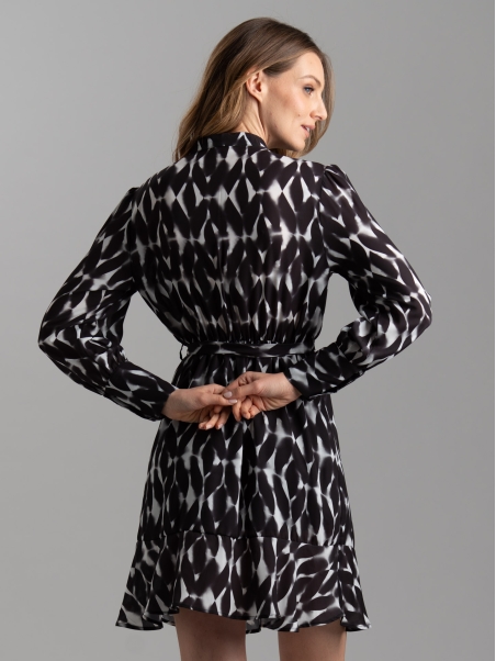Vestido de mujer por la rodilla con estampado geométrico sombreado
