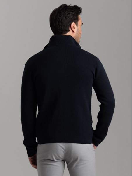 Maglia uomo modello giacca con tasche