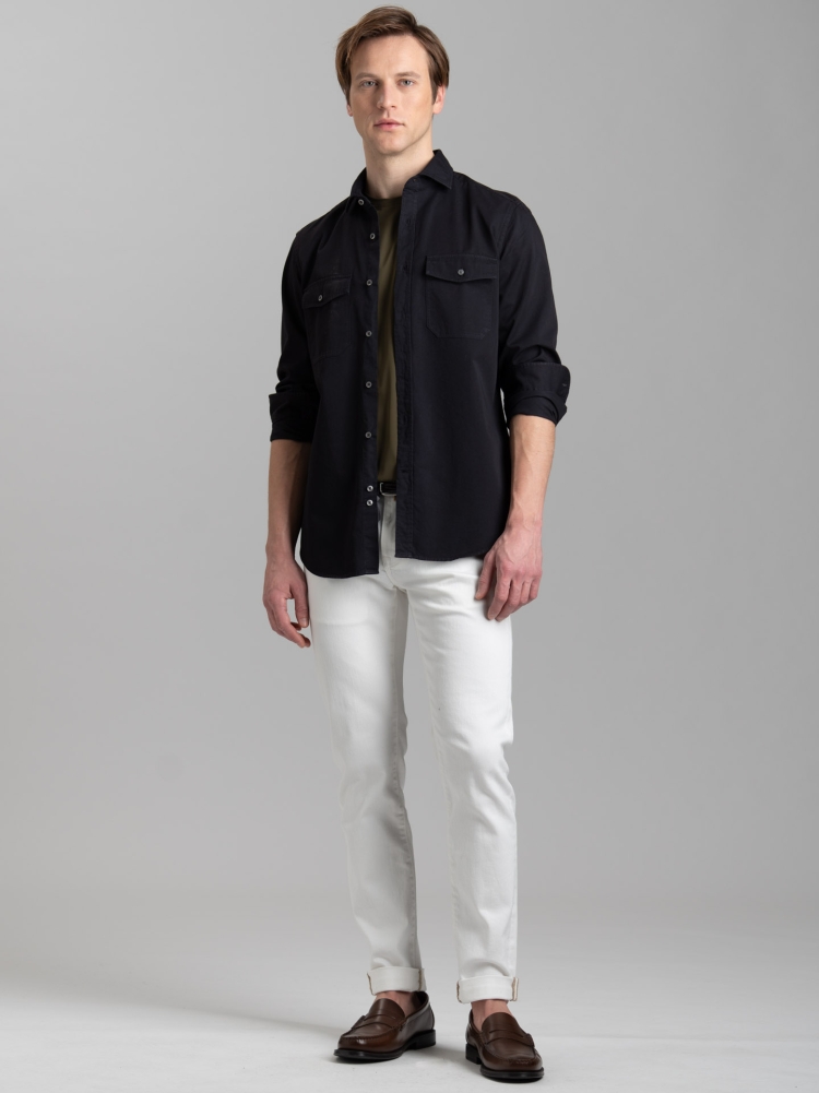 Camicia uomo slim in tessuto twill tinto capo