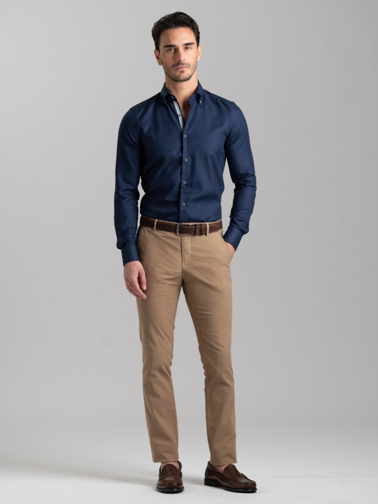 Camicia uomo blu armaturata con collo button down