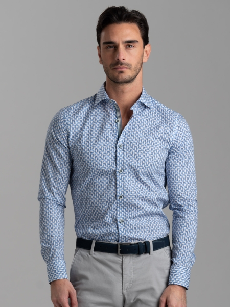 Camicia uomo fantasia geometrica con collo semi francese