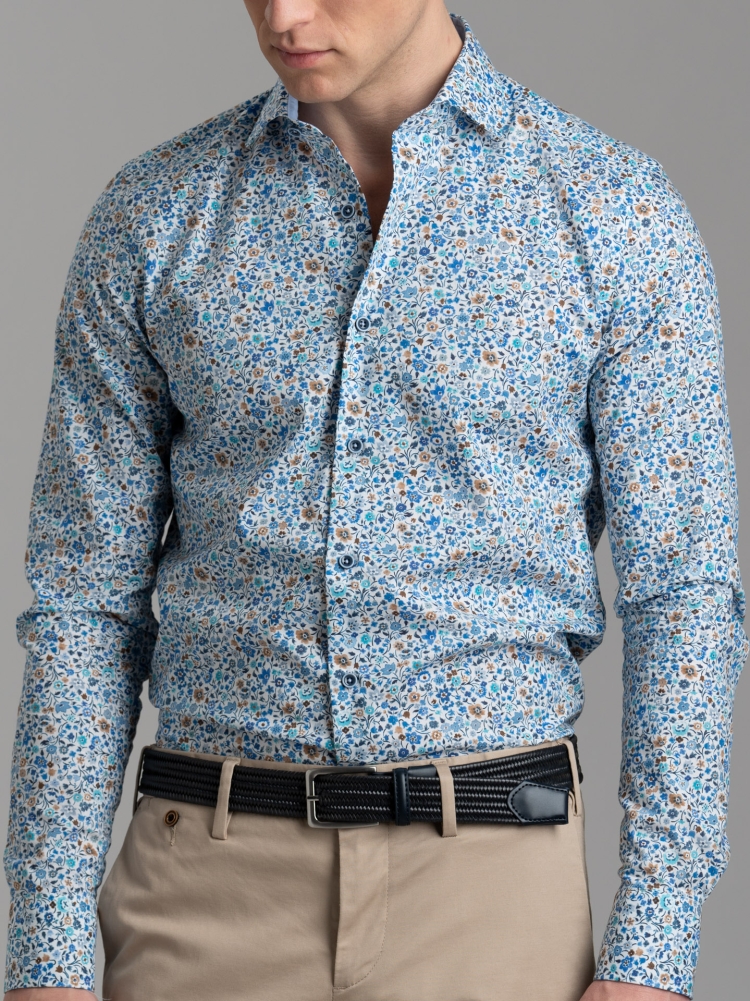 Camicia uomo floreale azzurra con collo semi francese