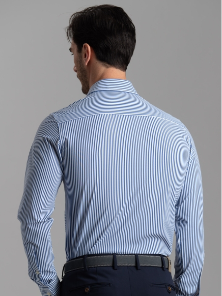 Camisa de hombre TECNO a rayas azules y blancas con cuello semifrancés