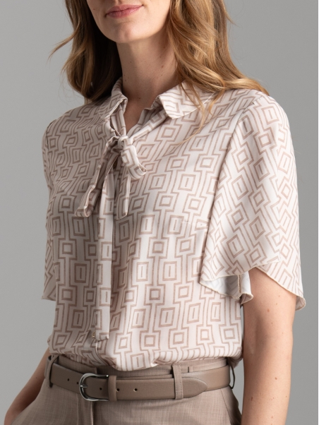 Camicia donna fantasia geometrica con manica a campana