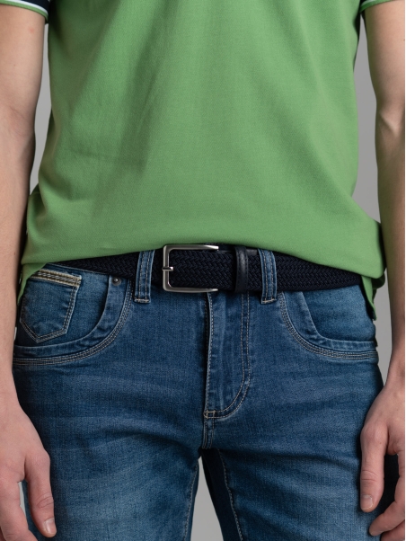 Cinturón de hombre azul en cinta elástica de color sólido