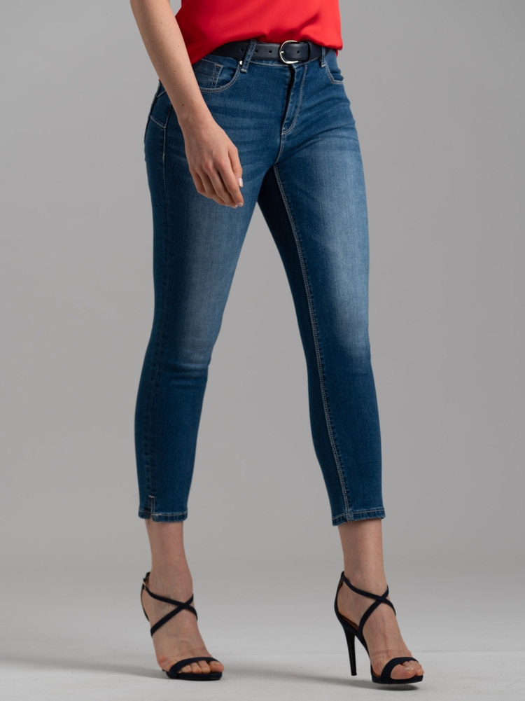 Jeans donna cinque tasche a sigaretta lavaggio medio