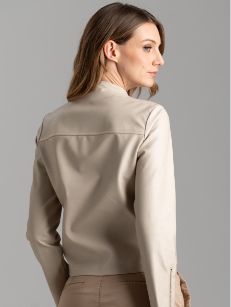 Giubbino donna chiodo zippato in ecopelle martellata