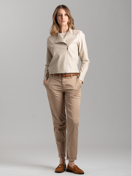 Giubbino donna chiodo zippato in ecopelle martellata