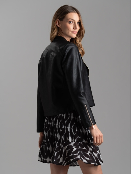 Giubbino donna chiodo zippato in ecopelle martellata