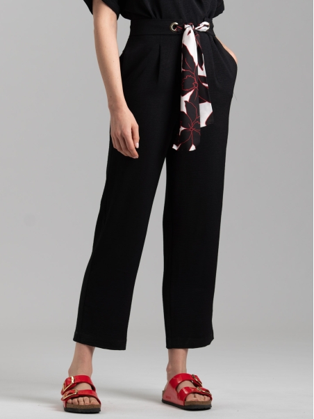 Chándal negro de mujer con mangas kimono