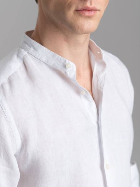 Camicia uomo bianca di lino con collo alla coreana